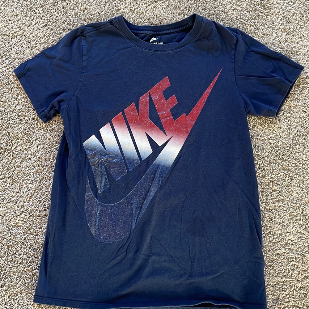 Nike Mens small t shirt